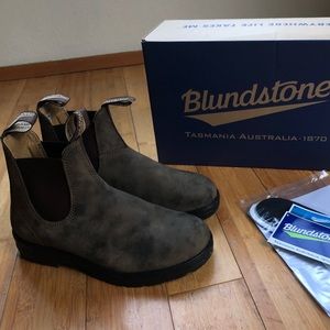 Brand New Rustic Brown Blundstones US 8/Aus 5
